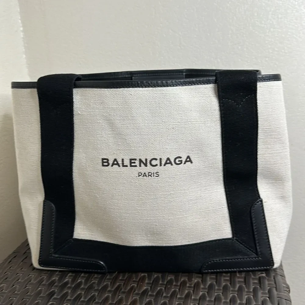 💯Authentic BALENCIAGA Navy Kabas Tote Bag🍀
